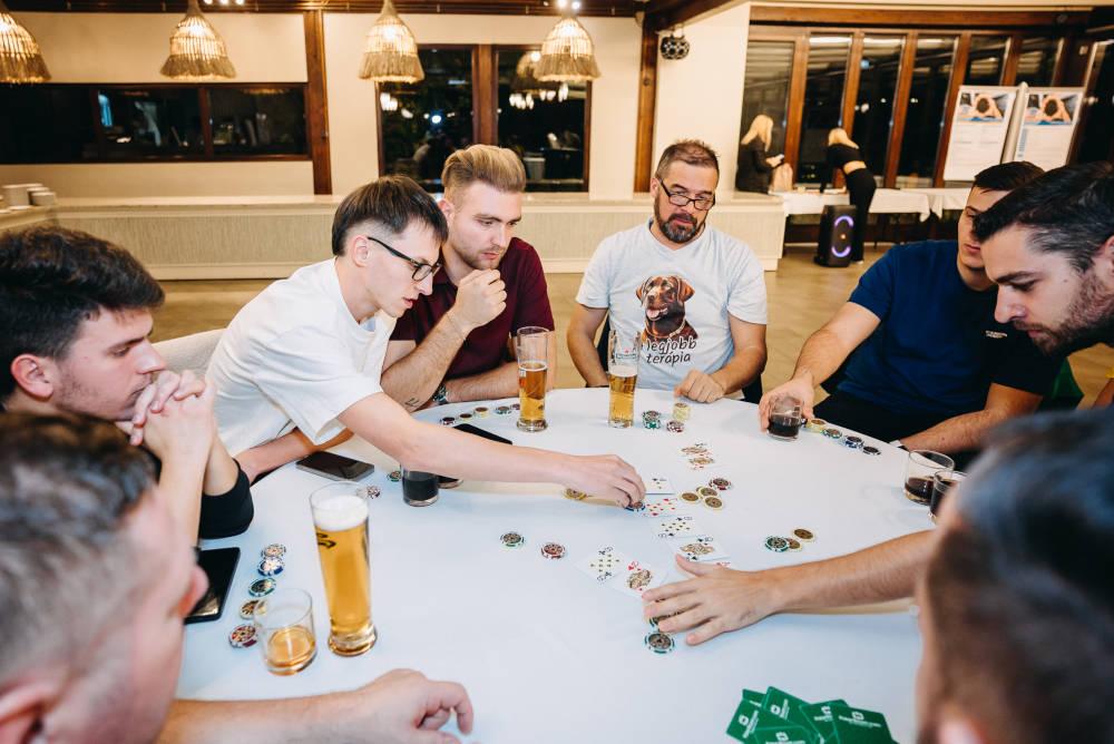 elszöv_csapatépítés